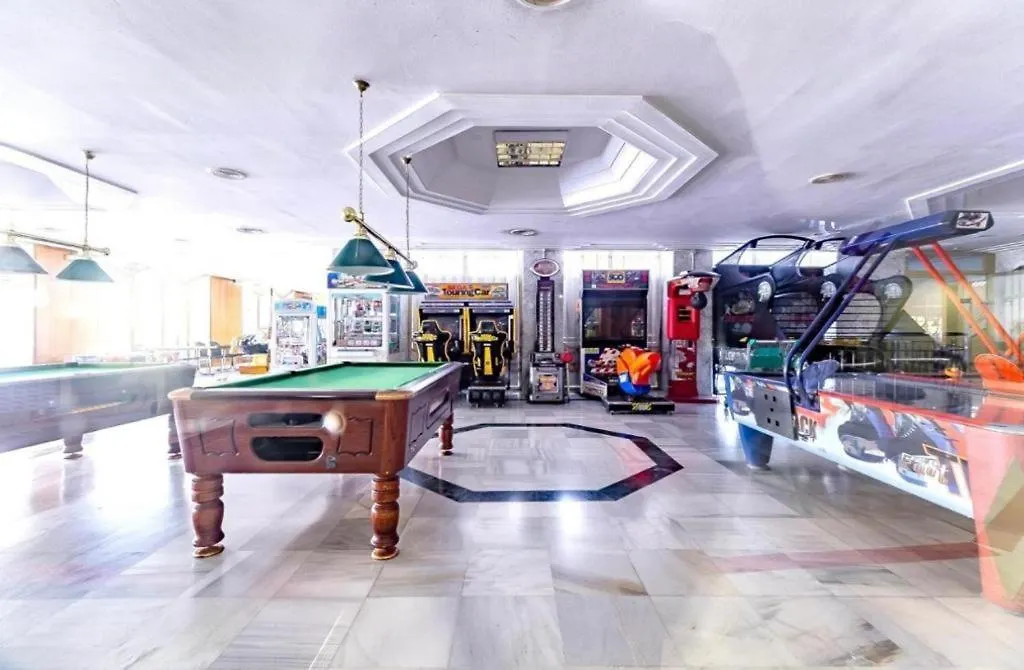贝纳尔马德纳Fantastico Estudio En Benalbeach Con Vistas Al Mar公寓式酒店 公寓式酒店