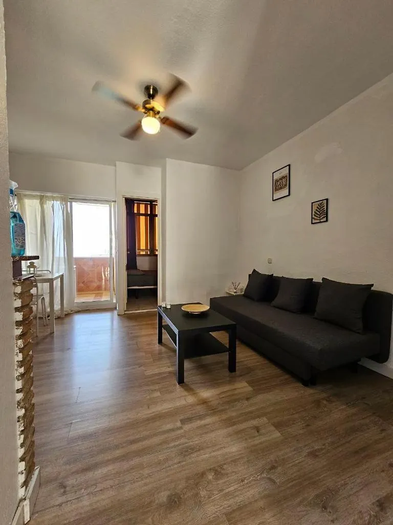 公寓式酒店 贝纳尔马德纳Fantastico Estudio En Benalbeach Con Vistas Al Mar公寓式酒店 西班牙